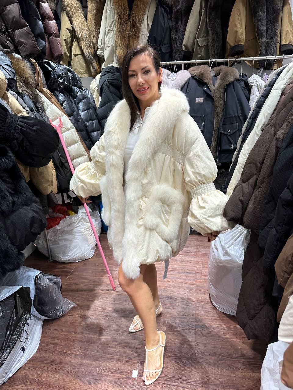 пуховик с натуральным мехом,куртка с натуральным мехом,меховая куртка,меховое пальто,женская шуба