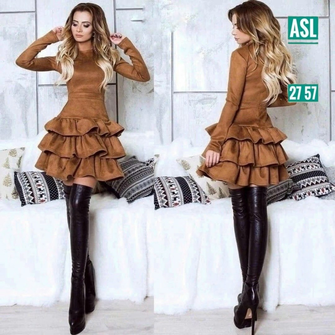 платье с оборками на юбке,платье черное,платье из замши,платье,платье с оборками арт. 9836110