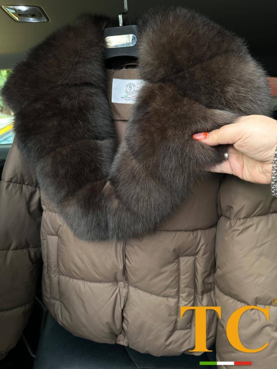 пуховик с натуральным мехом песца с капюшоном by gor,пуховик с натуральным мехом,женский пуховик с натуральным мехом,женский пуховик с мехом,пуховик с мехом