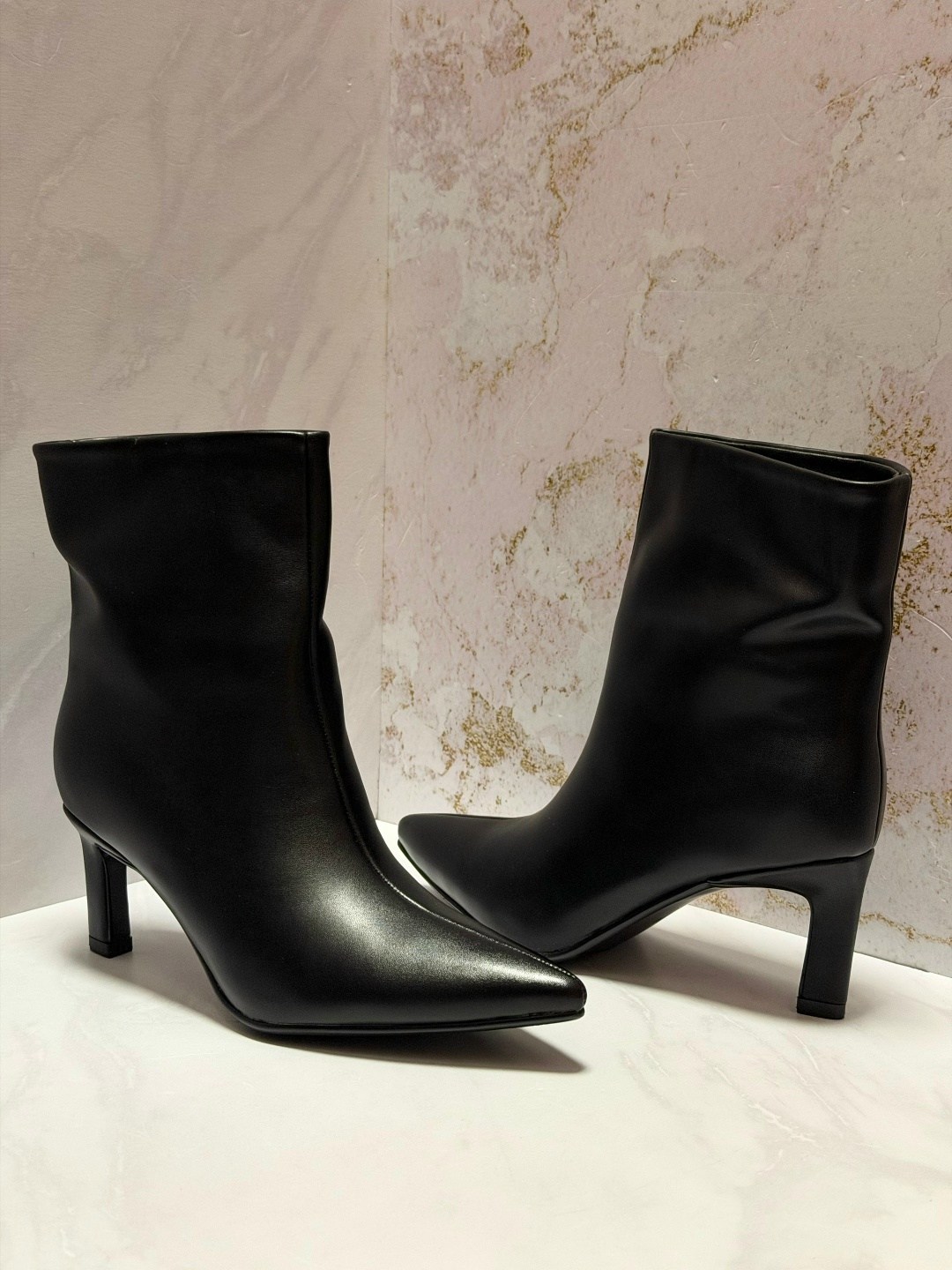 ботильоны женские,кожаные ботильоны zara,кожаные женские ботильоны с острым носком,, женская