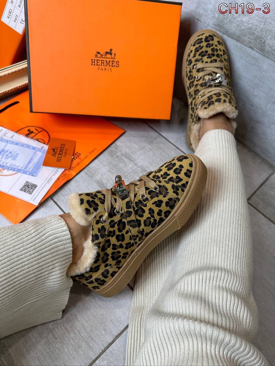 зимние кроссовки ugg натуральная кожа и мех люкс,,кеды с натуральным мехом hermes, женская,кроссовки hermes