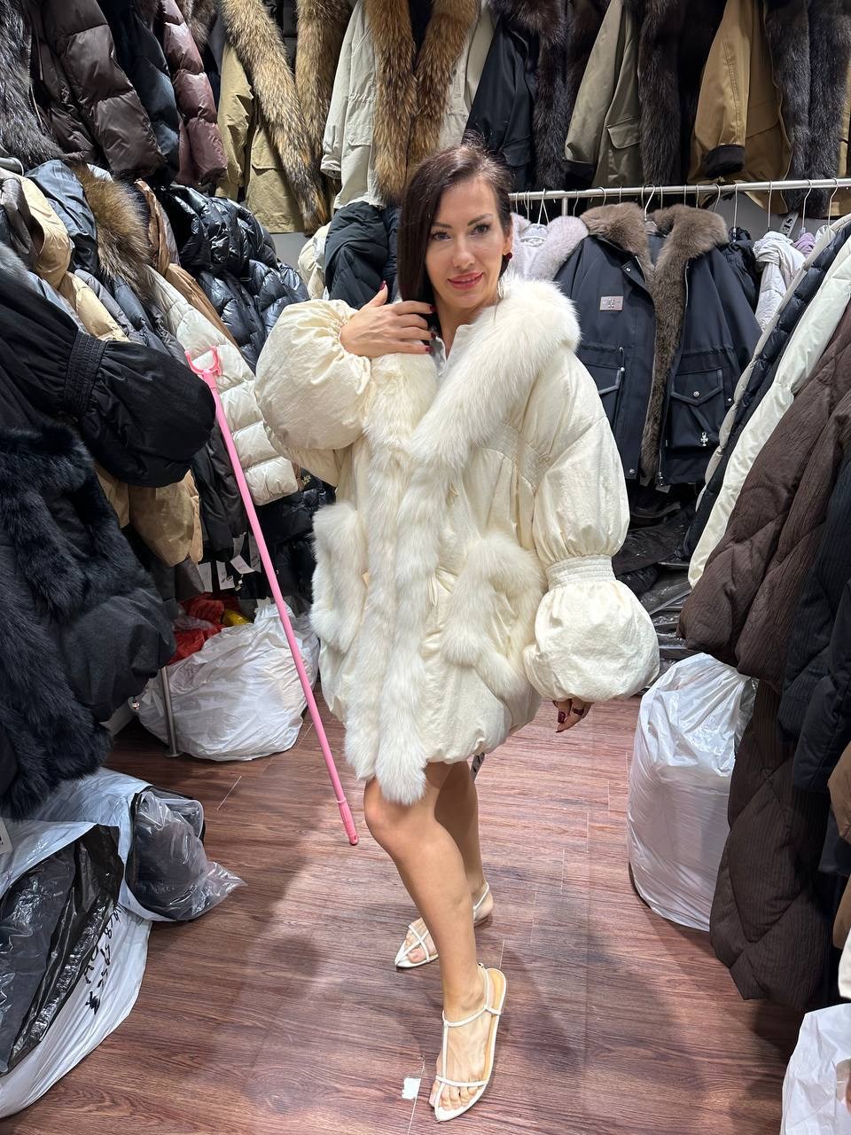 пуховик с натуральным мехом,куртка с натуральным мехом,меховая куртка,меховое пальто,женская шуба