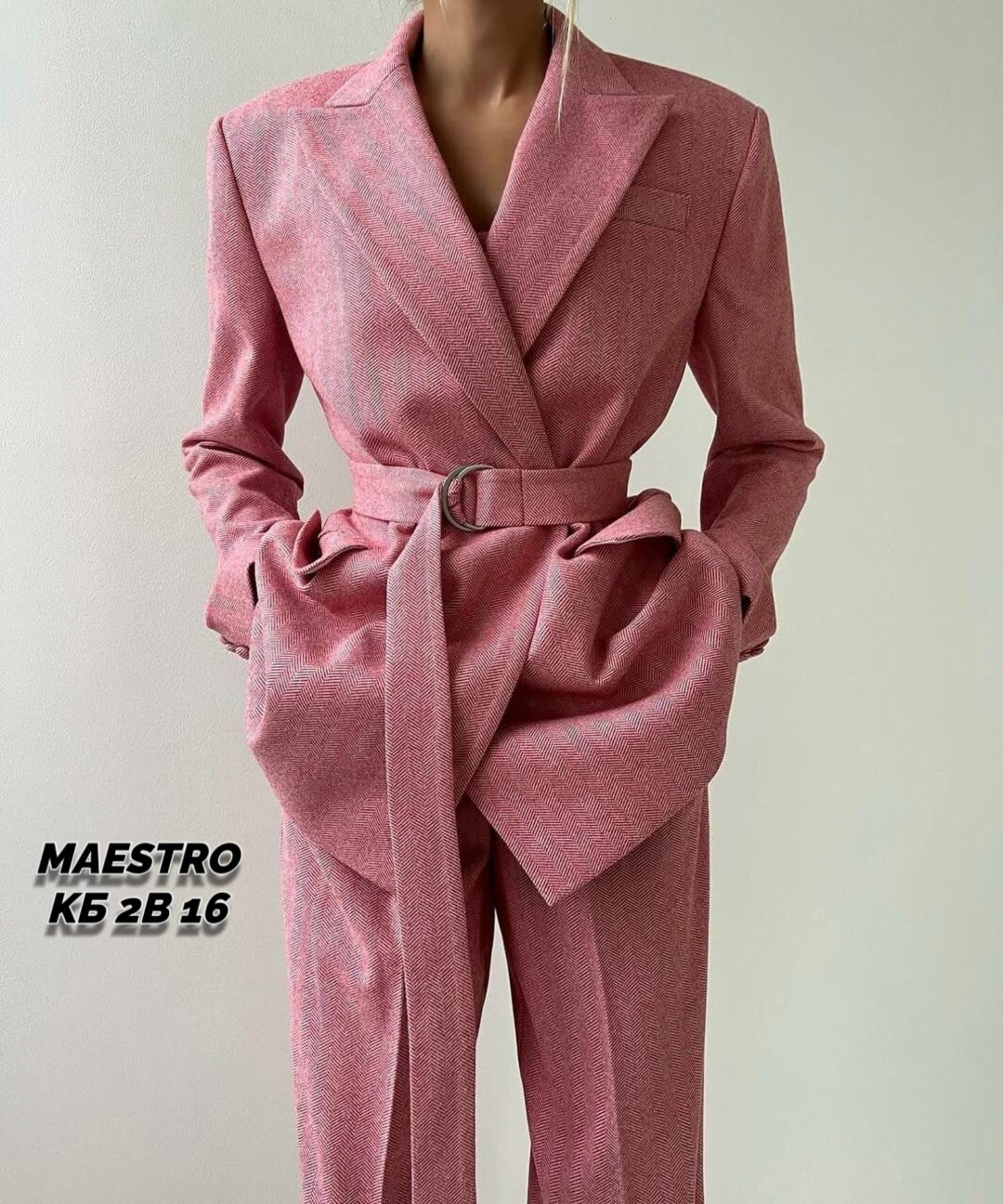 женские костюмы,женские брючные костюмы,однотонный костюм,костюм стильный,костюм модный