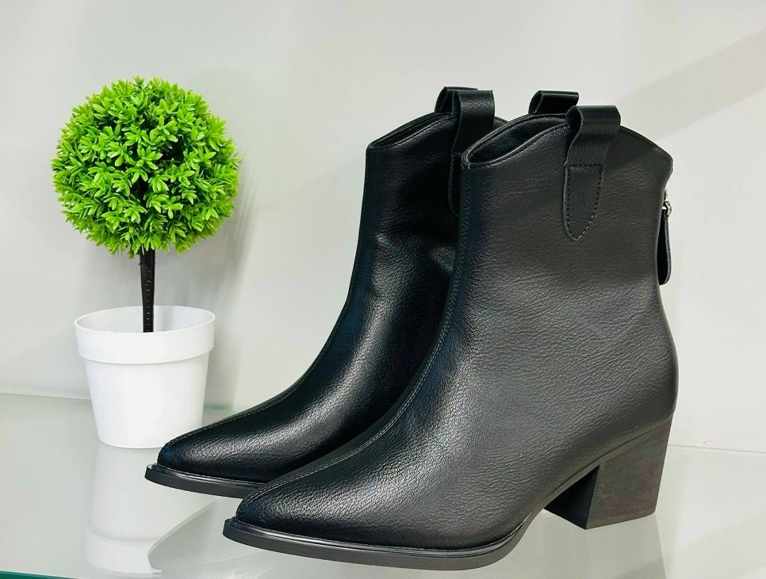 женская,,женские ботильоны,казаки ботинки женские 2025,полусапоги