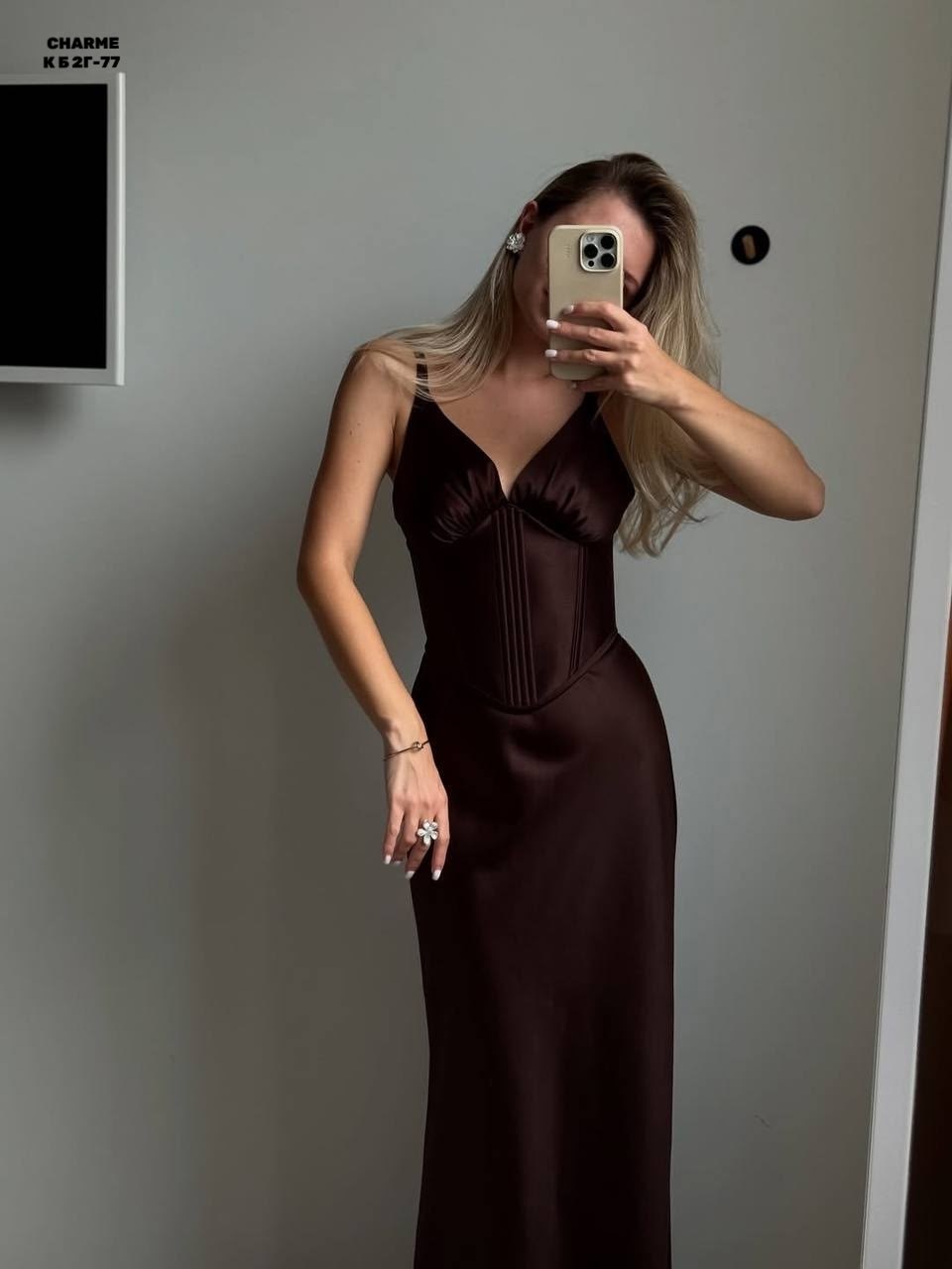 атласное платье,вечерние платья,коричневое вечернее платье,коричневое платье,облегающее атласное платье