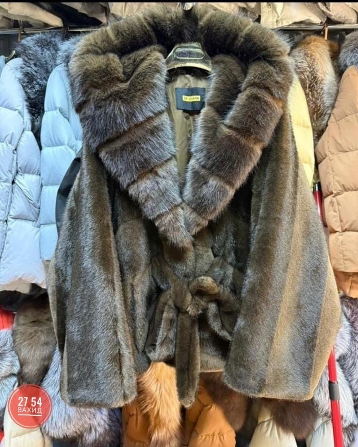 шубка из меха европейской норки с капюшоном из меха куницы,норковая шуба,шубка из меха норки с английским воротником,шубка,шуба