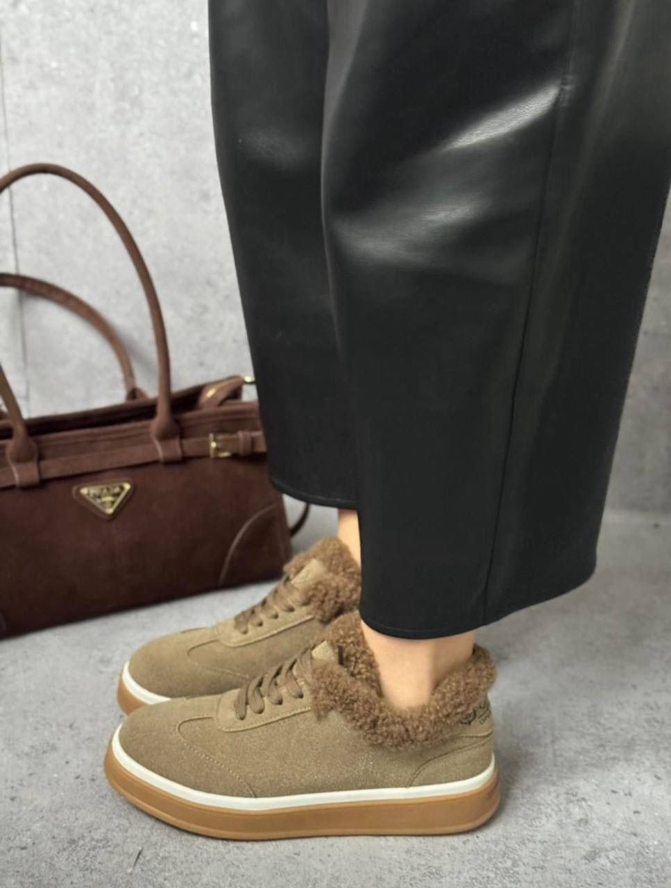 кроссовки loro piana,,зимние женские кроссовки из замши с мехом loro piana серые,зимние кеды loro piana из натуральной замши,брендовые модные замшевые зимние кеды с мехом beplatinum