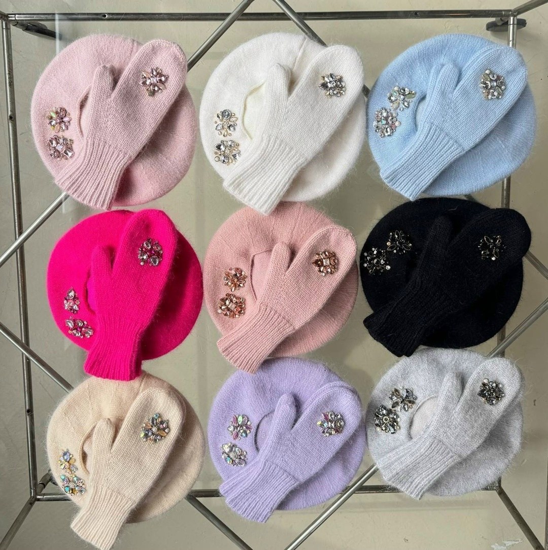 комплект шапок,шапка платок,шапочка,женская шапка,варежки женские