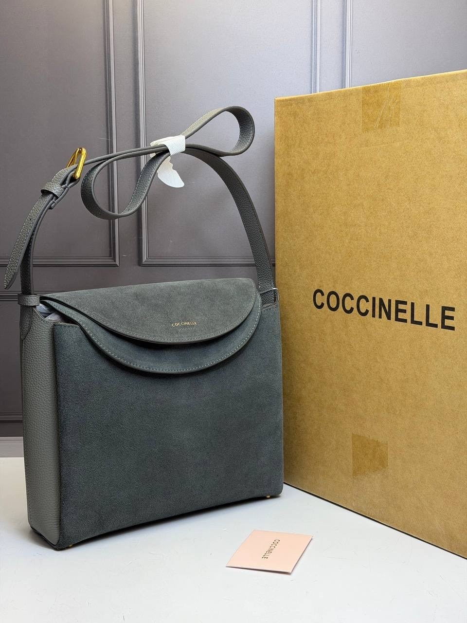 замшевая сумка coccinelle,сумка coccinelle натуральная замша,сумка coccinelle,сумка женская coccinelle натуральная замша,coccinelle сумка сэтчел liya suede