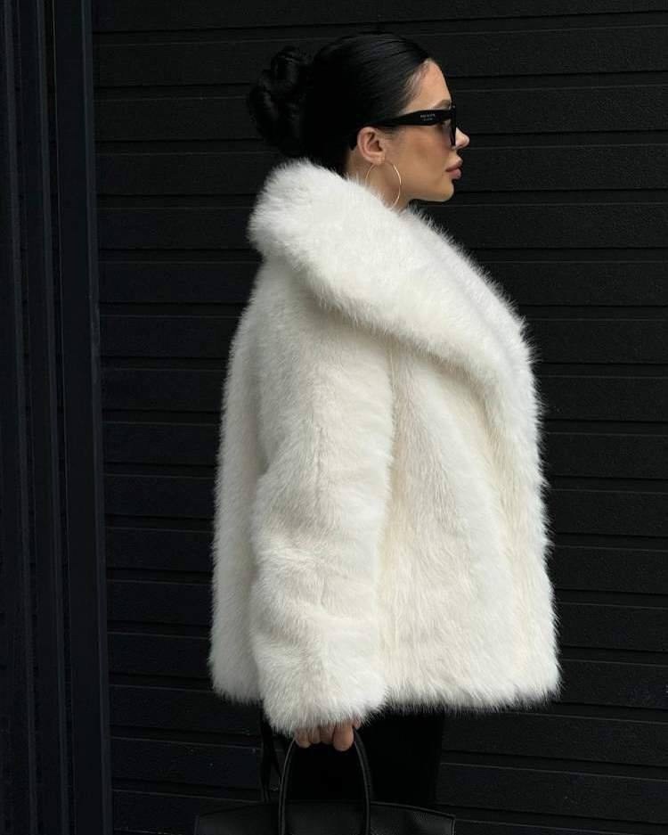 искусственная шуба,белая шуба,шуба короткая,шуба короткая искусственная,шуба искусственная короткая экошуба