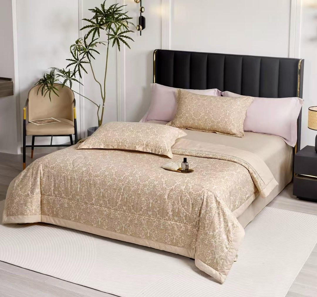 покрывала,покрывало бежевое,комплект постельного белья,комплект постельного белья с одеялом,покрывала с наволочками