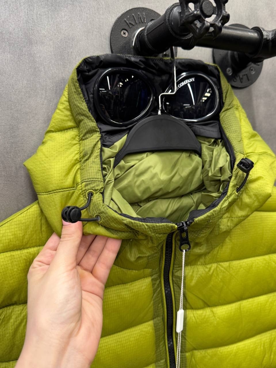 жилет с капюшоном,жилет,жилет мужской,жилетка