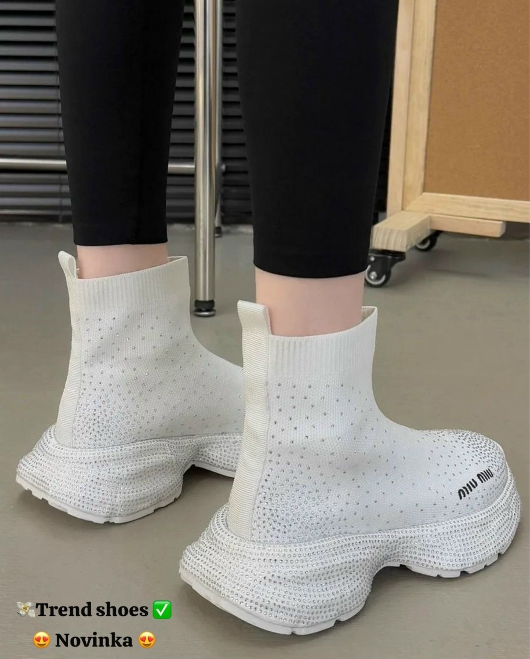 кроссовки-носки miu miu со стразами,кроссовки-носки со стразами elmirluxe цвет белый,кроссовки-носки со стразами balenciaga,кроссовки-носки со стразами elmiluxe 321567197, женская