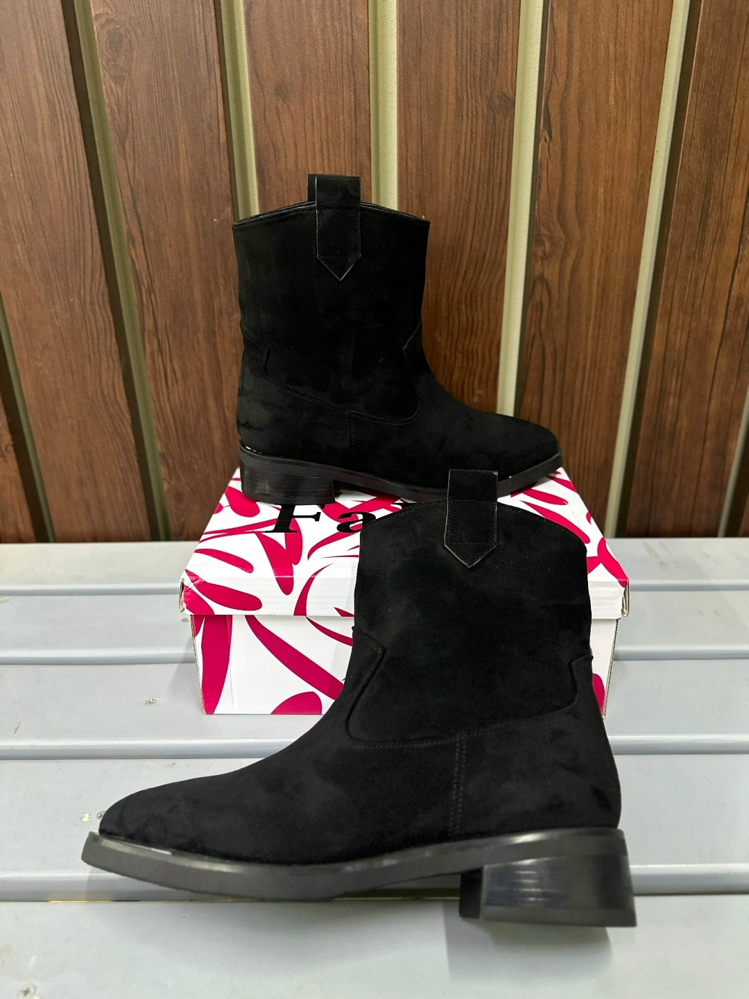 ,полусапоги,ботинки женские демисезонные казаки замшевые reversal,казаки женские,полусапоги женские