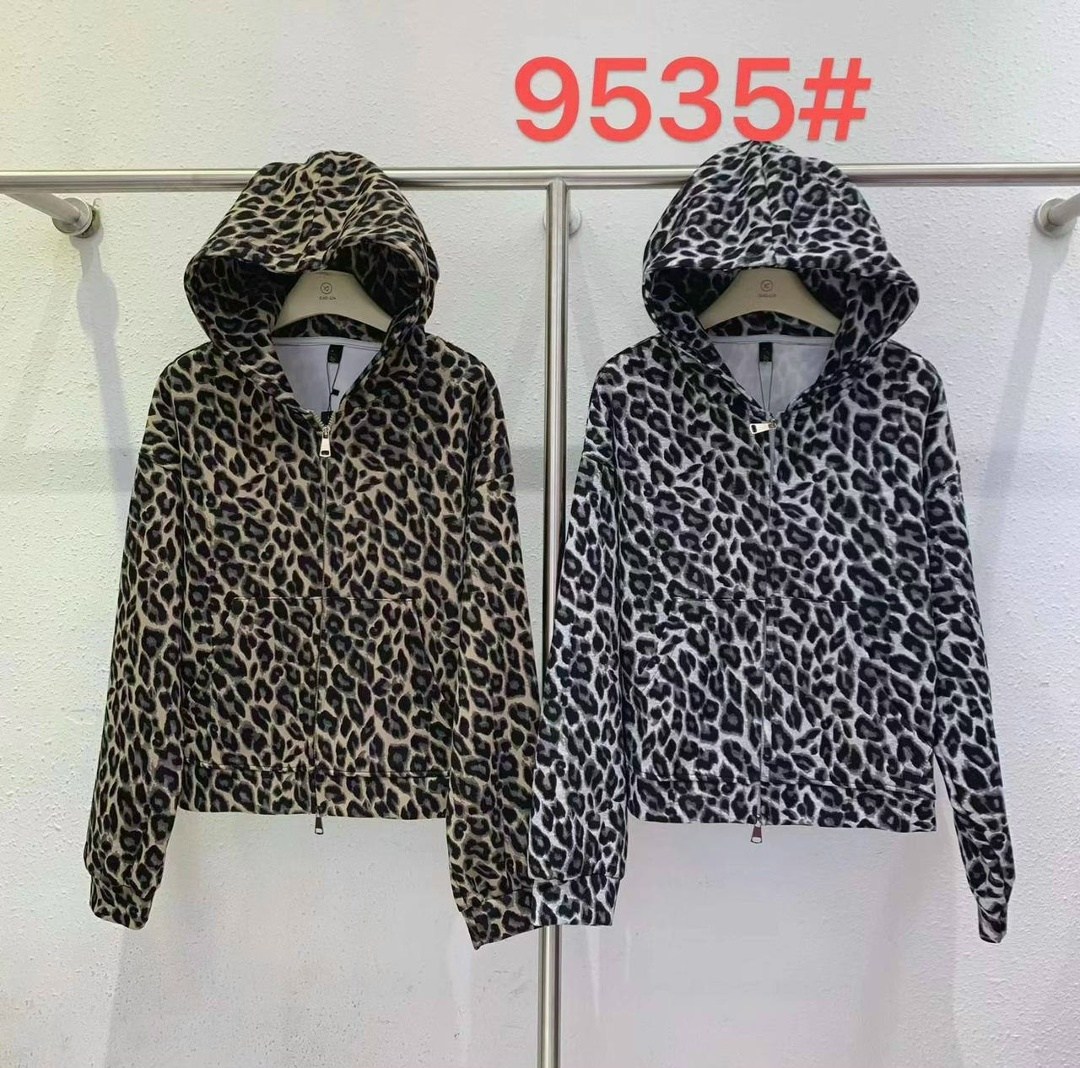 леопардовая куртка,куртка женская леопардовая,куртка леопардовым принтом,куртка - пуховик двусторонний с леопардовым принтом biscolli,леопардовый принт двусторонняя одежда свободная толстовка на молни