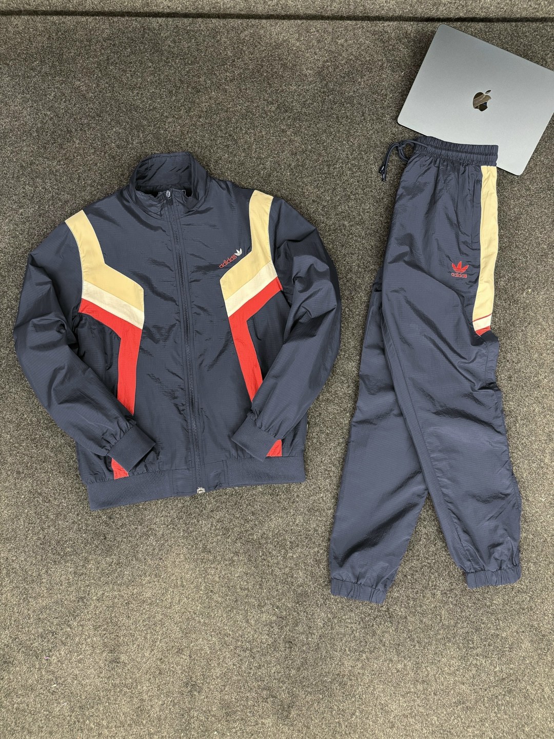 adidas спортивный костюм,мужской спортивный костюм adidas в стиле 90-х,спортивные костюмы адидас,спортивный костюм adidas в стиле 90х,спортивный костюм adidas 90х