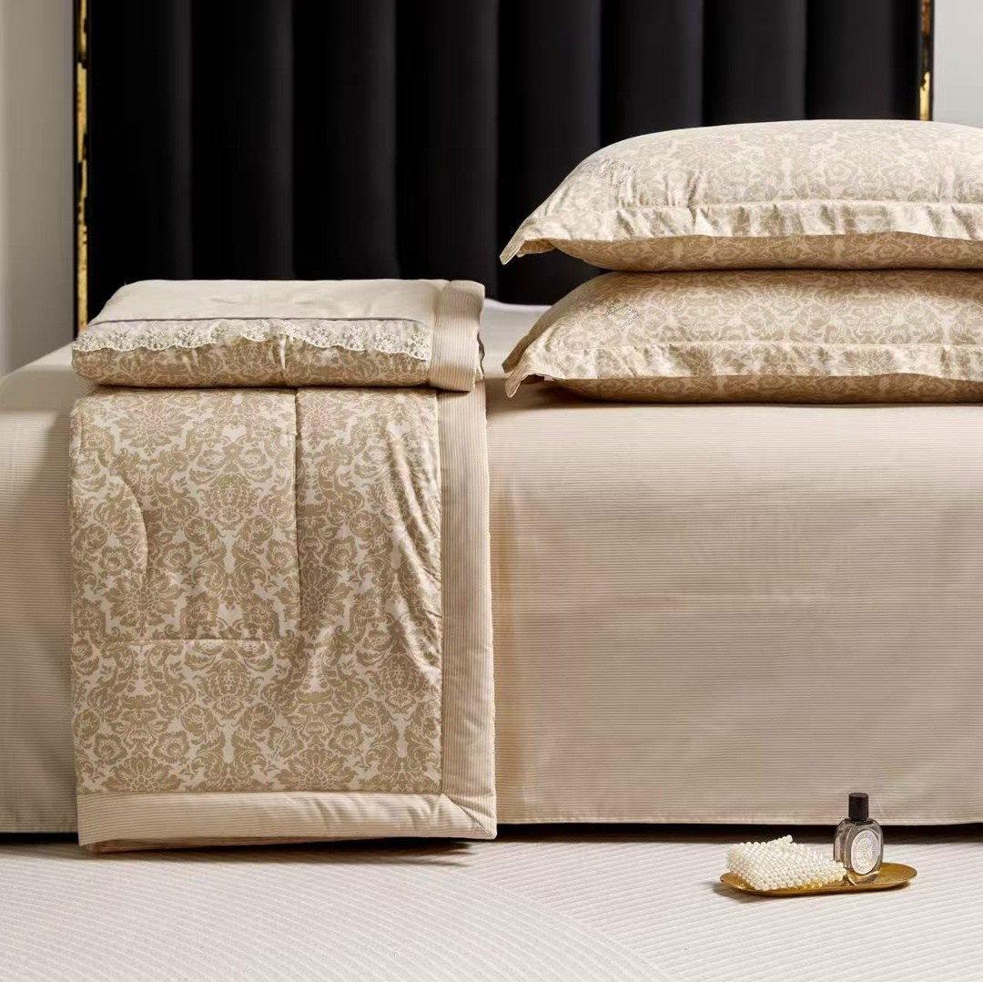 покрывала,покрывало бежевое,комплект постельного белья,комплект постельного белья с одеялом,покрывала с наволочками