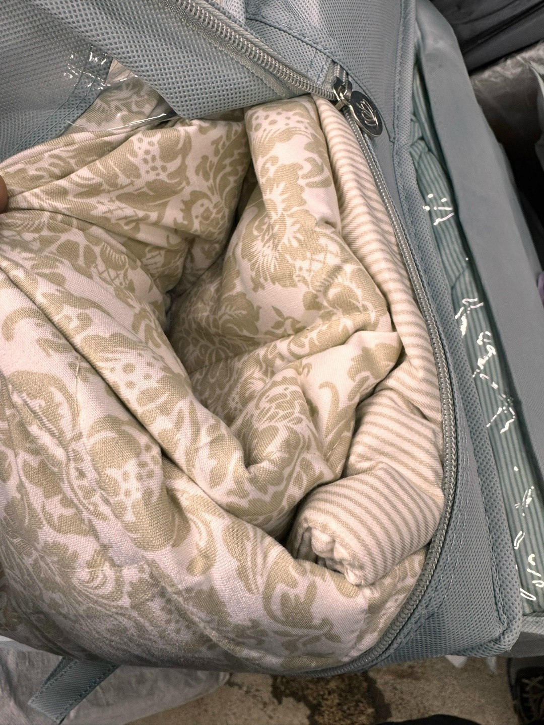 покрывала,покрывало бежевое,комплект постельного белья,комплект постельного белья с одеялом,покрывала с наволочками