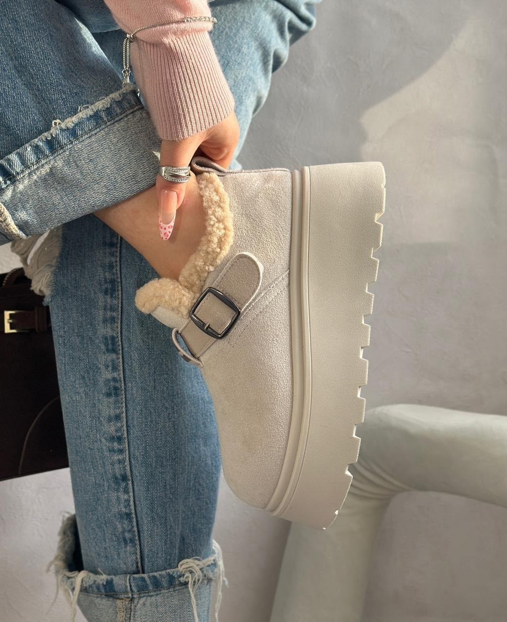 ,зимняя  женская,меховые замшевые туфли на плоской подошве на платформе,меховая ,женская