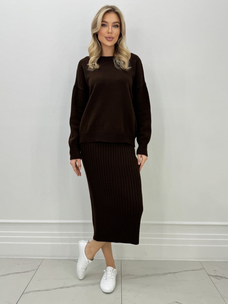 женский трикотажный костюм с юбкой,трикотажные костюмы с юбкой,трикотажные костюмы,трикотажный вязаный костюм с юбкой,теплый костюм с юбкой