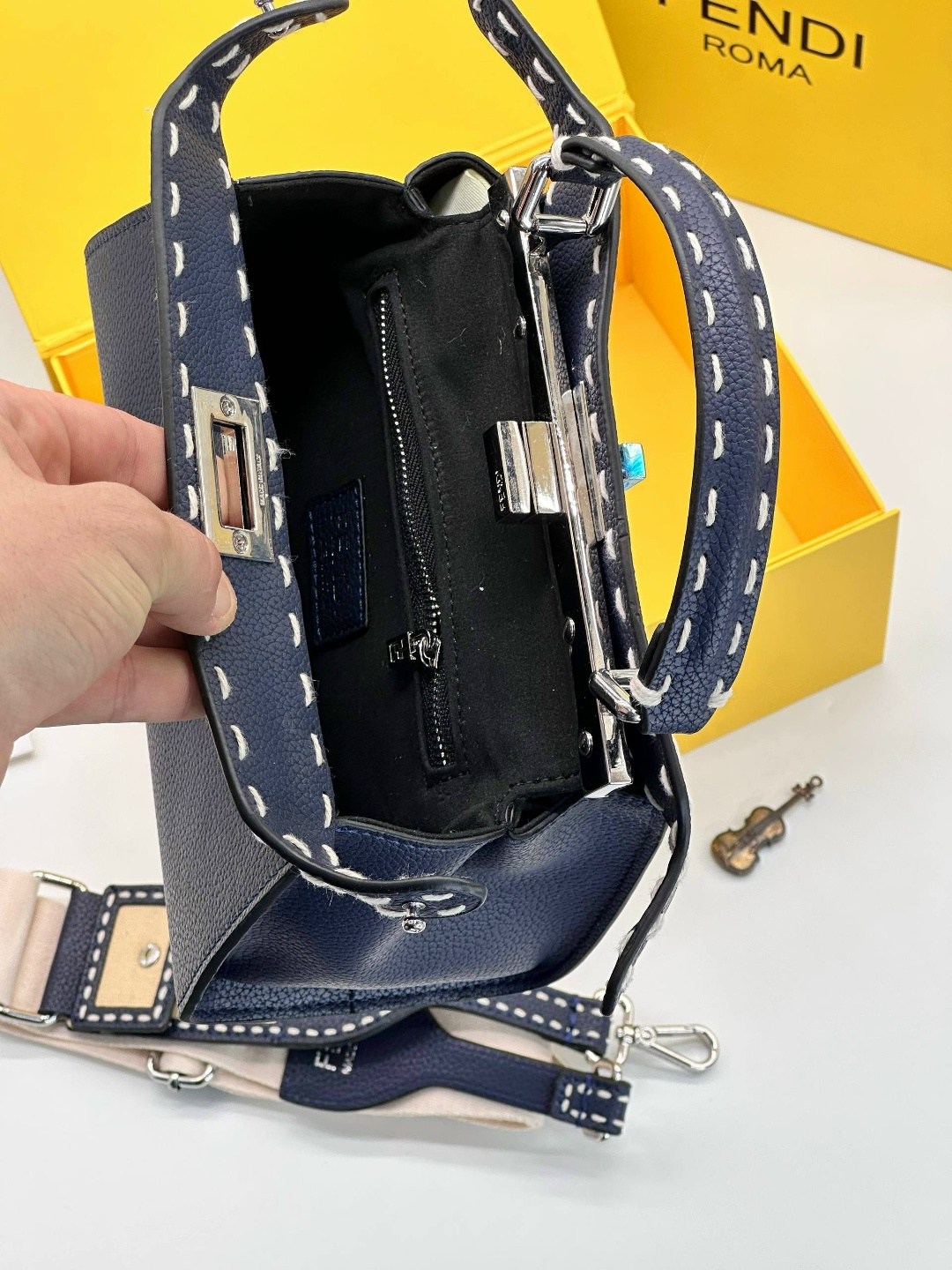 fendi сумка,fendi сумка на плечо,сумка фенди,женская сумка fendi,сумка