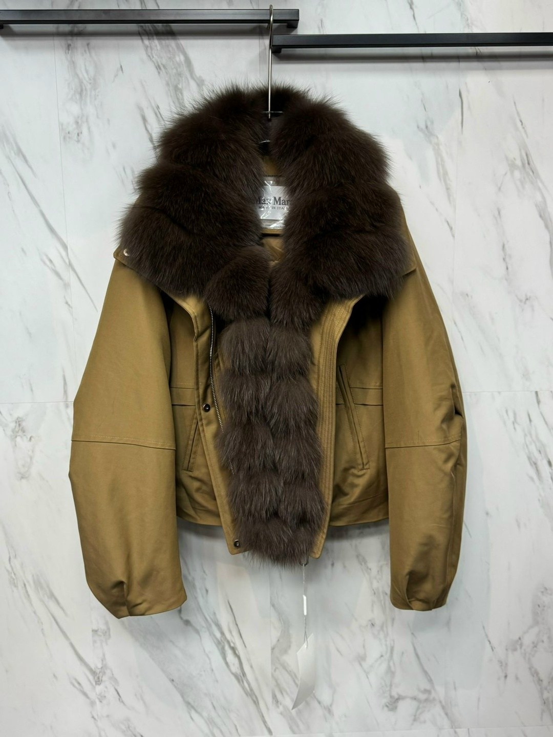 куртка с натуральным мехом,пуховик с натуральным мехом,куртка - пуховик с мехом песца city furs,женский пуховик с натуральным мехом max mara,куртка с натуральным мехом песец
