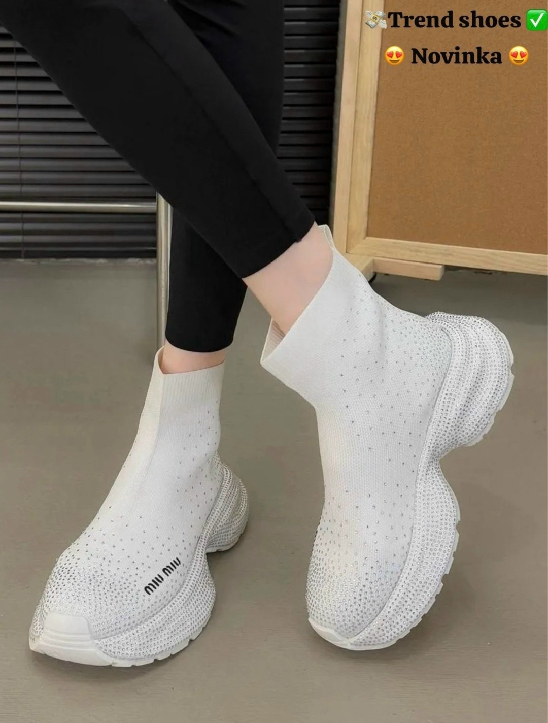 кроссовки-носки miu miu со стразами,кроссовки-носки со стразами elmirluxe цвет белый,кроссовки-носки со стразами balenciaga,кроссовки-носки со стразами elmiluxe 321567197, женская