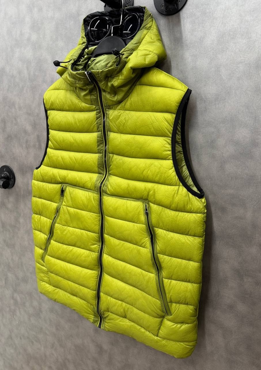 жилет с капюшоном,жилет,жилет мужской,жилетка