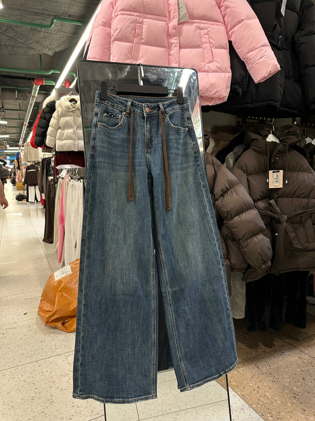 джинсы широкие,женские джинсы,женские джинсы широкие,модные джинсы,джинсы