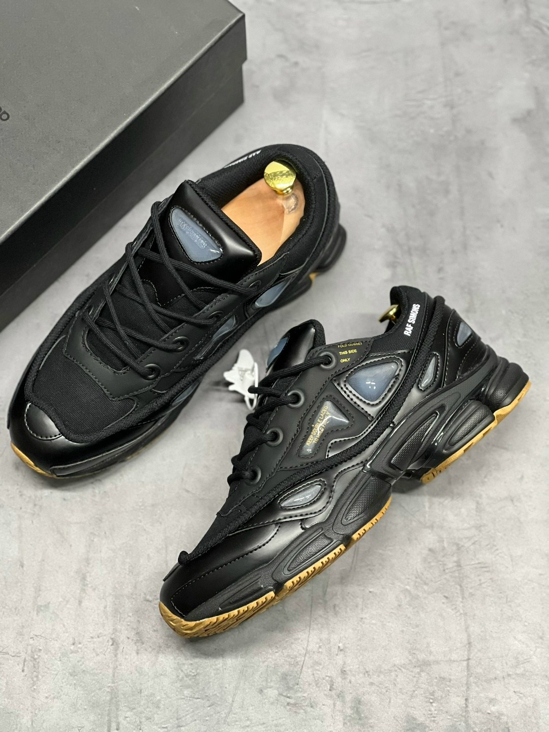 adidas raf simons ozweego 3,adidas raf simons ozweego,адидас раф симонс озвиго 2,adidas raf simons ozweego black bunny,raf simons x adidas ozweego 3 black corn bb6741