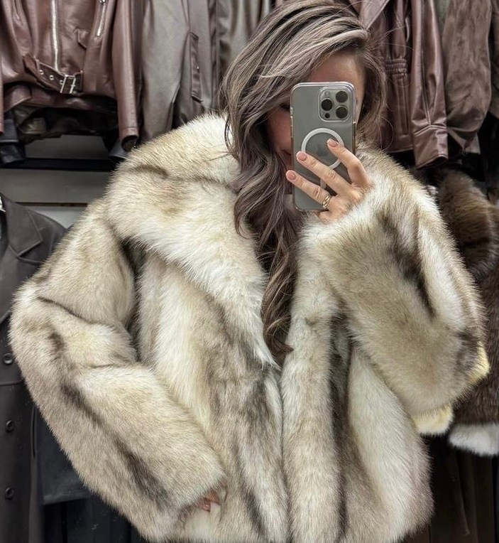 женская шуба,шуба из лисы,меховая куртка,шуба,песец шуба