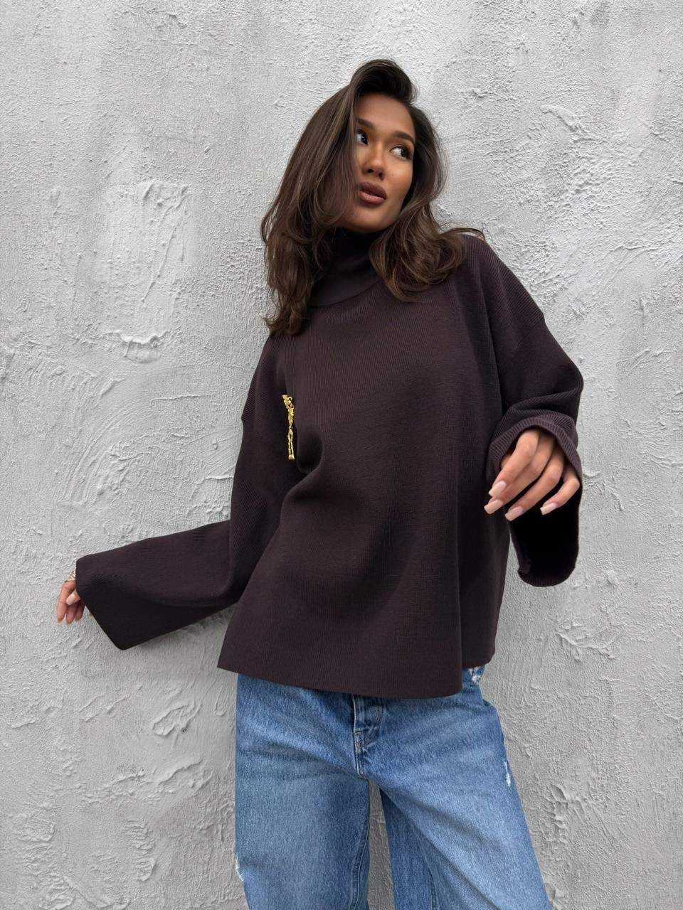 свитер оверсайз,модные свитера,белый женский свитер,свитер оверсайз вязаный с горлом timtony,свитер с горлом