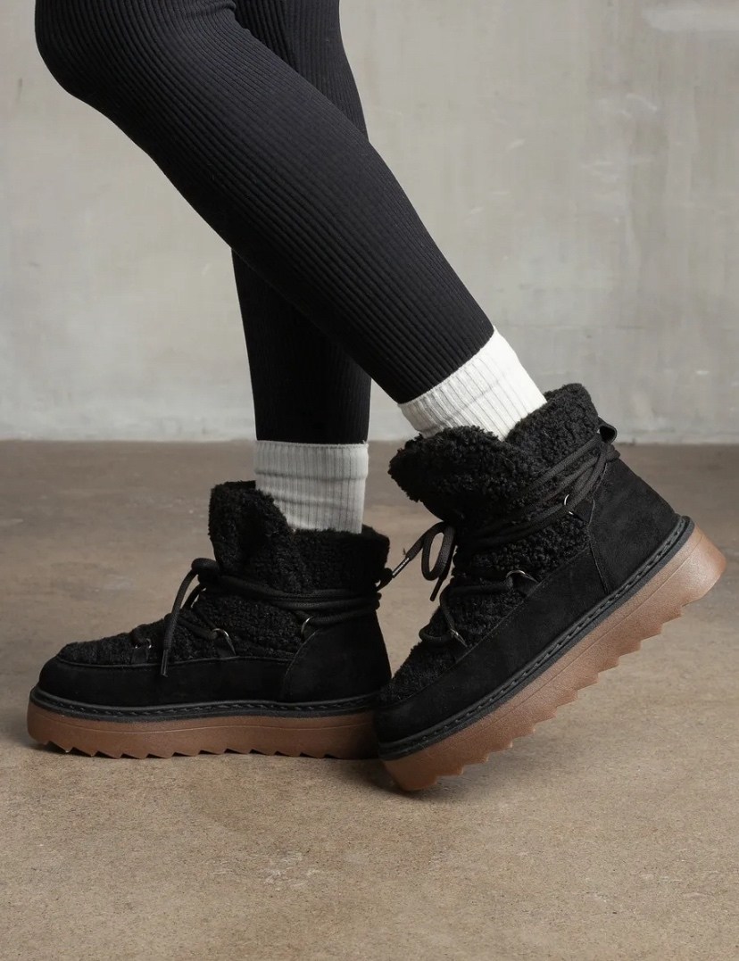 ,угги женские,ботинки угги зимние натуральная замша с мехом на платформе,угги зимние натуральная замша aлександра малина,короткие угги зимние на платформе шнуровка emelina shop