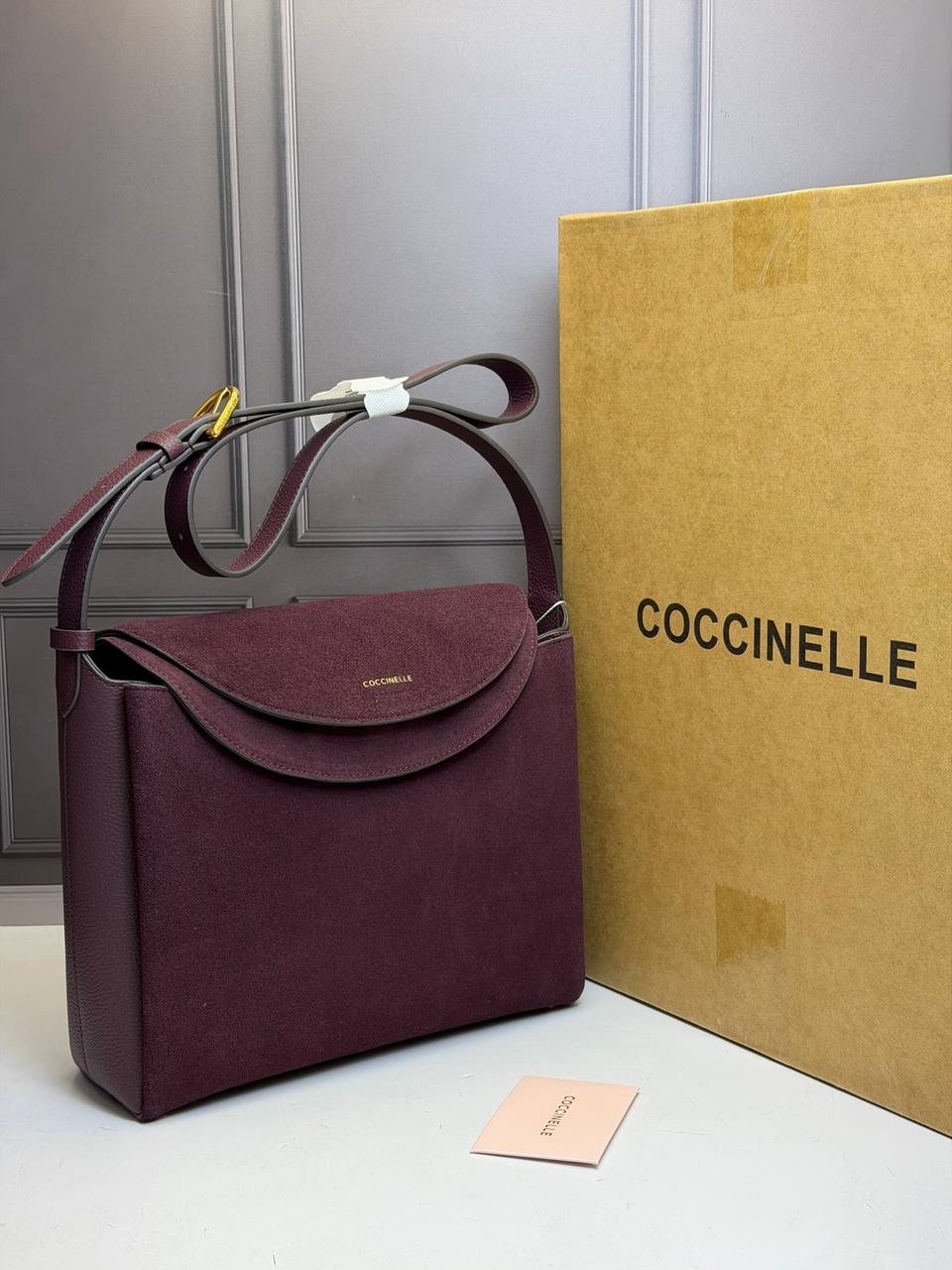 замшевая сумка coccinelle,сумка coccinelle натуральная замша,сумка coccinelle,сумка женская coccinelle натуральная замша,coccinelle сумка сэтчел liya suede