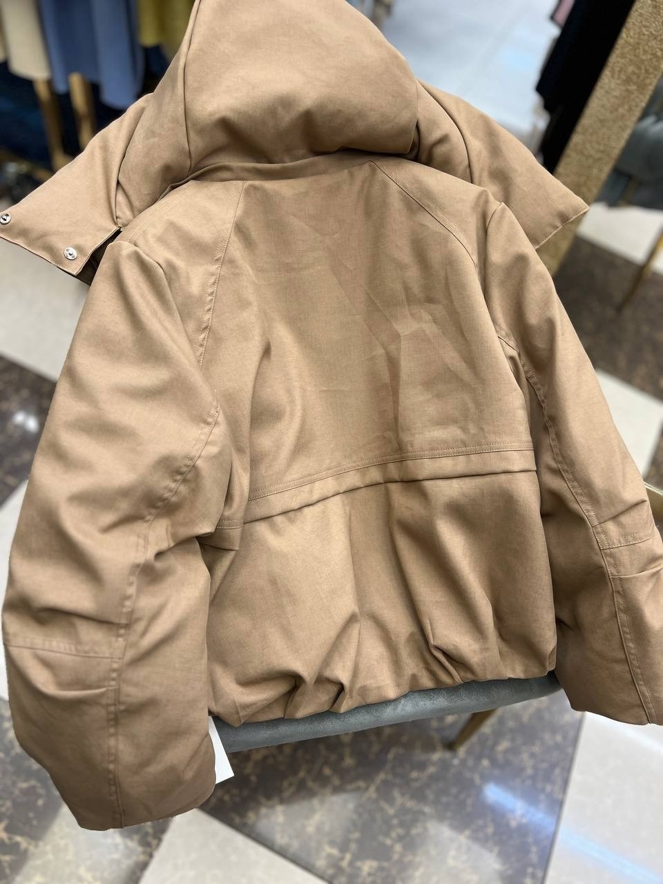 женская парка на натуральном меху,женская парка на натуральном меху укороченная куртка с лисьим мехом,женская куртка с натуральным лисьим мехом,парка с натуральным мехом,куртка с натуральным мехом