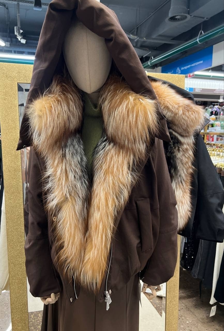 женская парка на натуральном меху,женская парка на натуральном меху укороченная куртка с лисьим мехом,женская куртка с натуральным лисьим мехом,парка с натуральным мехом,куртка с натуральным мехом