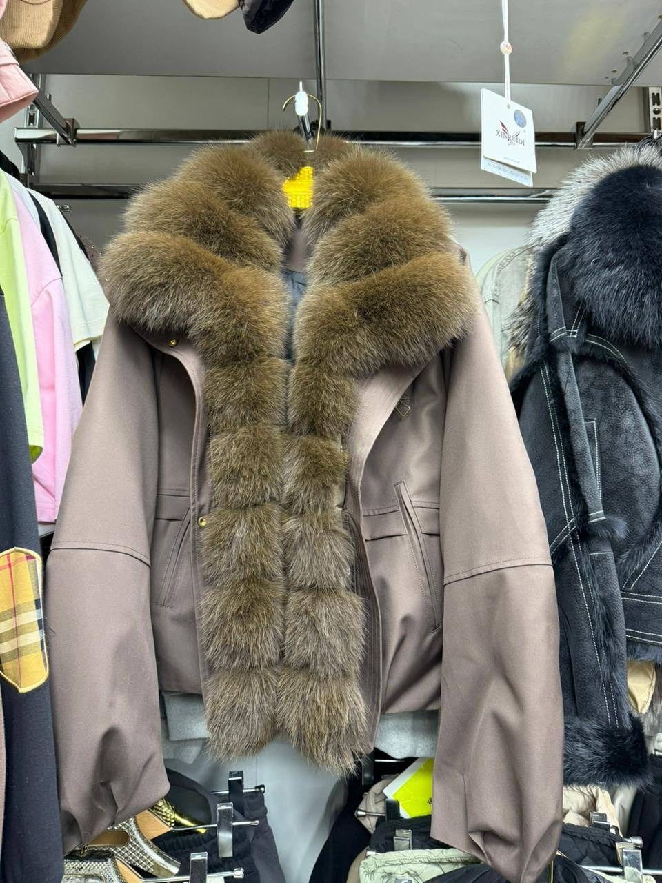 пуховики с мехом,куртка с мехом,пуховик с натуральным мехом,женский пуховик,кожаная куртка с мехом