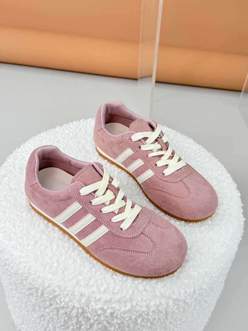 ,женские кроссовки,кроссовки для женщин,повседневные кроссовки,женская