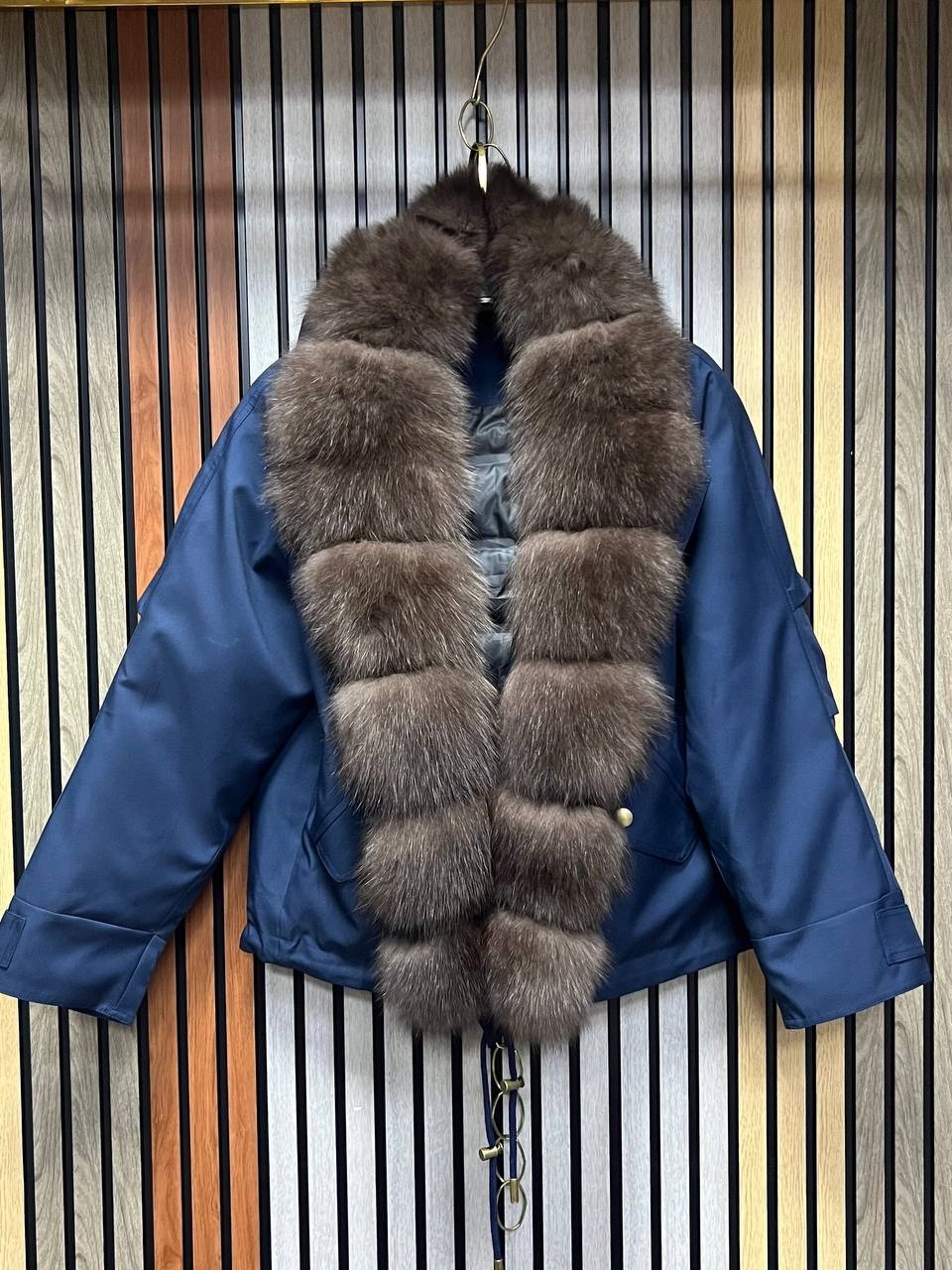 парка с натуральным мехом,парка с мехом,зеленая парка с мехом,женские пуховики,парка мех песец