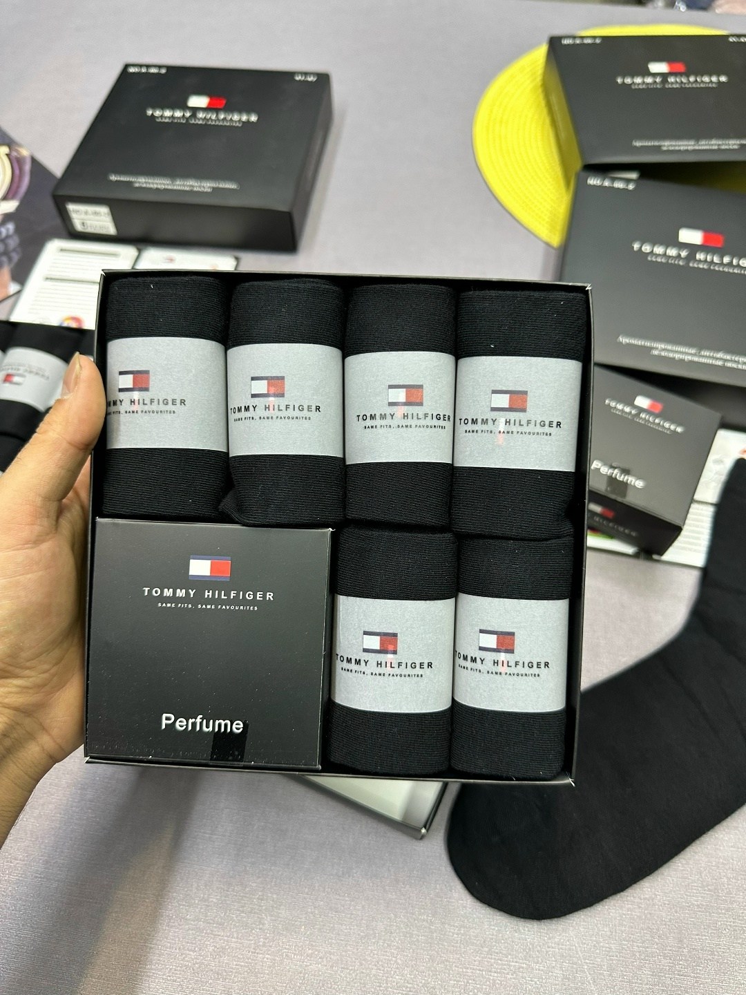 комплект носков tommy hilfiger 6 пар,носки мужские набор в подарочной упаковке 6 шт. tommy hilfiger,набор носки tommy hilfiger в подарочном коробке 6 пар,комплект носков tommy hilfiger,носки мужские t