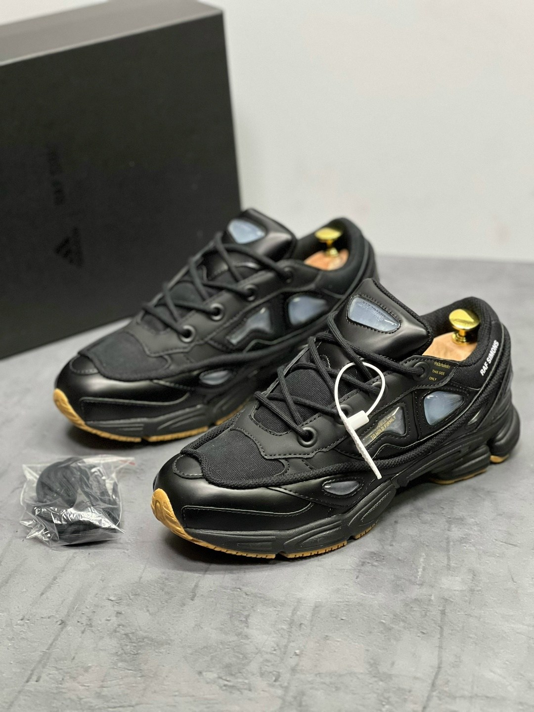 adidas raf simons ozweego 3,adidas raf simons ozweego,адидас раф симонс озвиго 2,adidas raf simons ozweego black bunny,raf simons x adidas ozweego 3 black corn bb6741