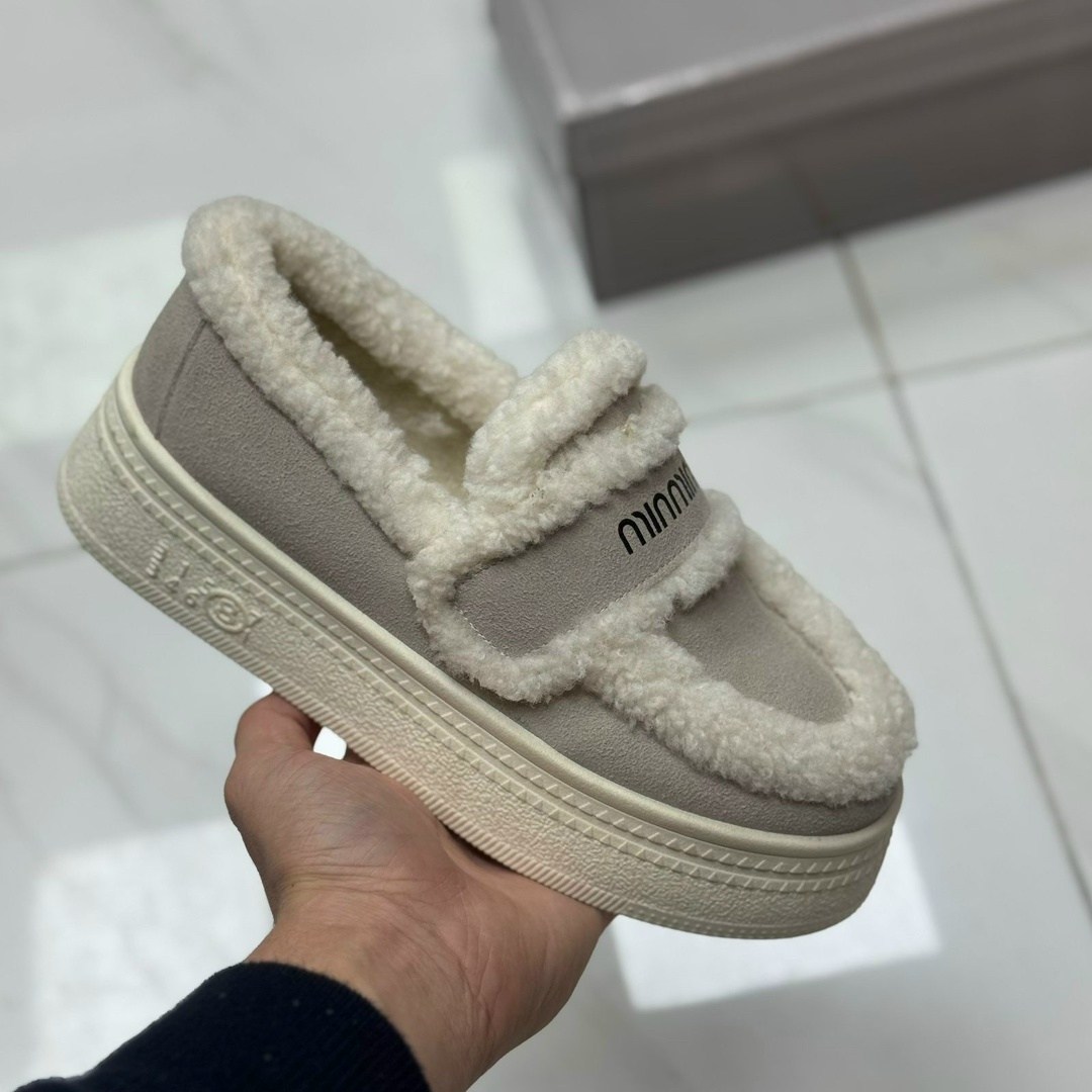 ,туфли-лоферы женские prada a131233 замшевые зимние с мехом коричневые,prada женские лоферы с мехом,лоферы prada,роскошные лоферы на подкладке из овечьего меха