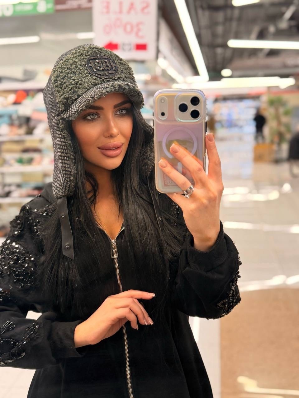 девушка,меховая кепка,кепка,бейсболка,кепка бейсболка