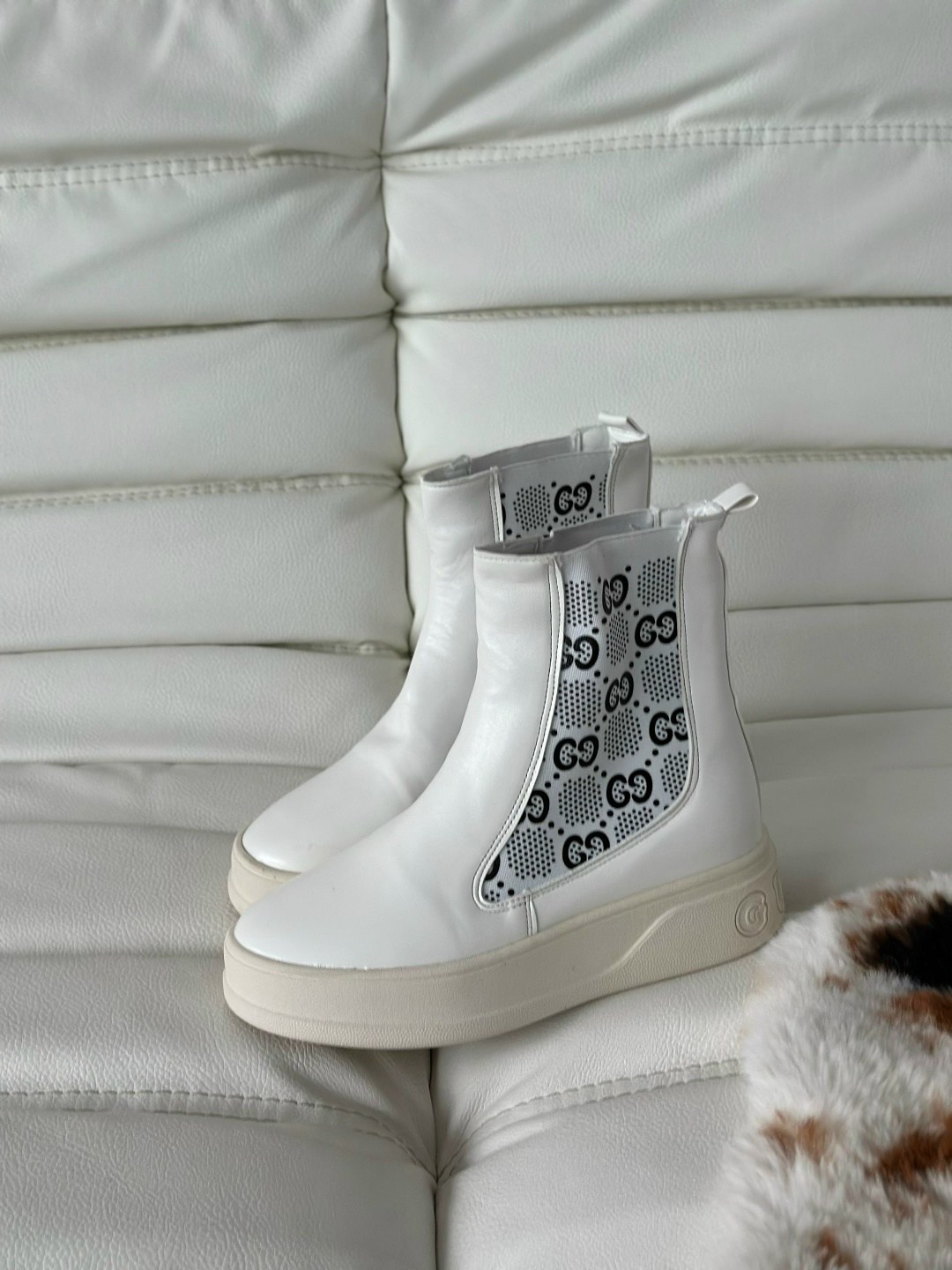 ,женские ботинки, женская,белые ботинки,ботинки модные