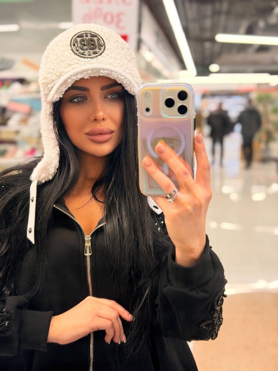 девушка,меховая кепка,кепка,бейсболка,кепка бейсболка