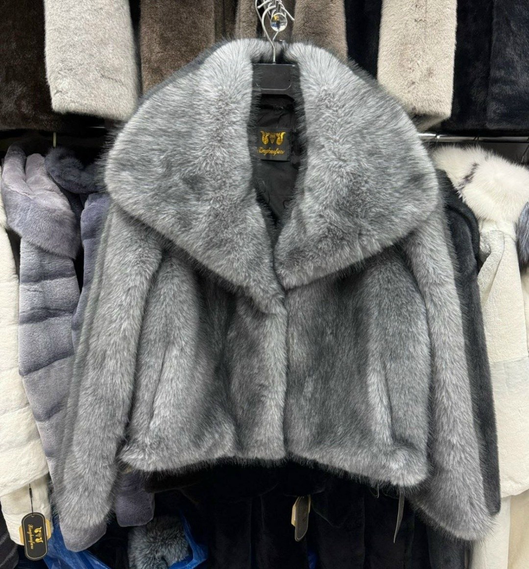 женская шуба,шуба,шубка,шуба искусственная,шубка с потрясающим воротником из эко-меха
