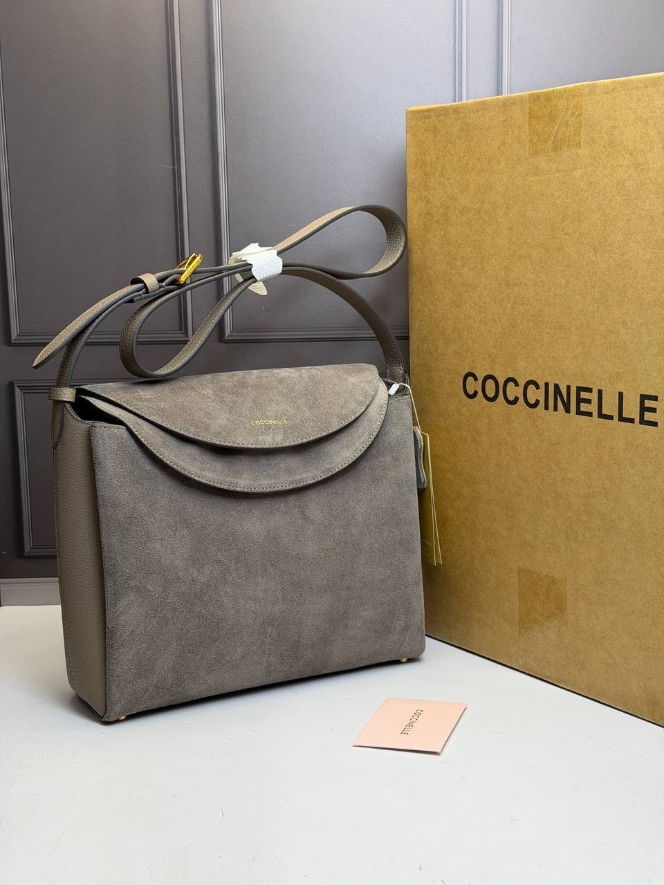 замшевая сумка coccinelle,сумка coccinelle натуральная замша,сумка coccinelle,сумка женская coccinelle натуральная замша,coccinelle сумка сэтчел liya suede