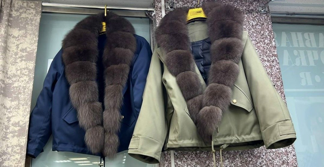 парка с натуральным мехом,парка с мехом,зеленая парка с мехом,женские пуховики,парка мех песец