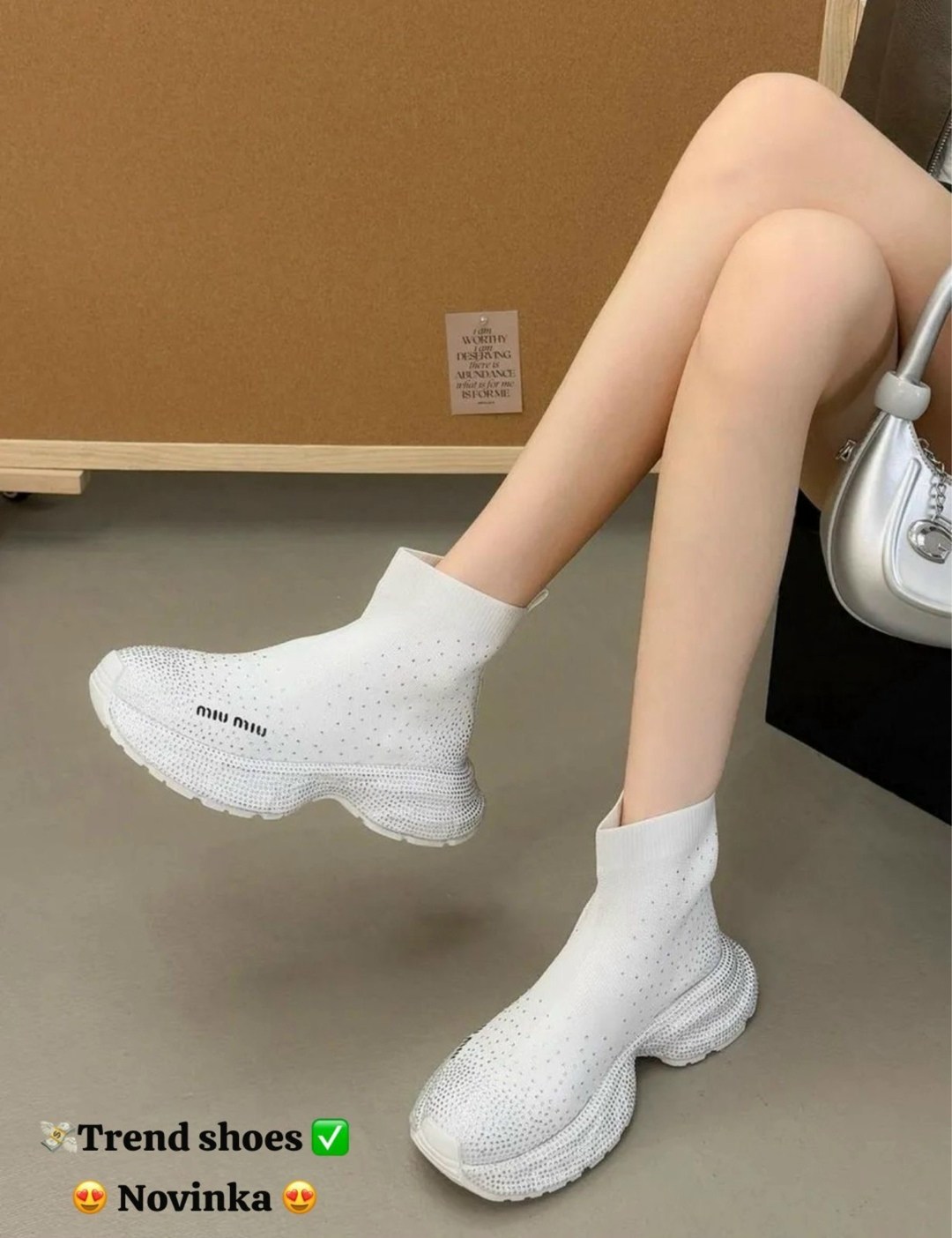 кроссовки-носки miu miu со стразами,кроссовки-носки со стразами elmirluxe цвет белый,кроссовки-носки со стразами balenciaga,кроссовки-носки со стразами elmiluxe 321567197, женская