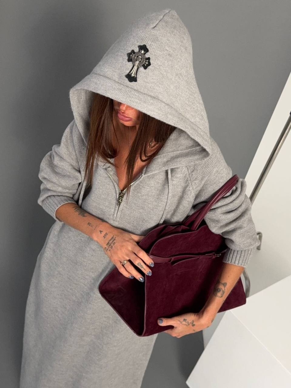 платье с капюшоном,спортивное платье с капюшоном,трикотажное платье,спортивное платье,длинное платье с капюшоном